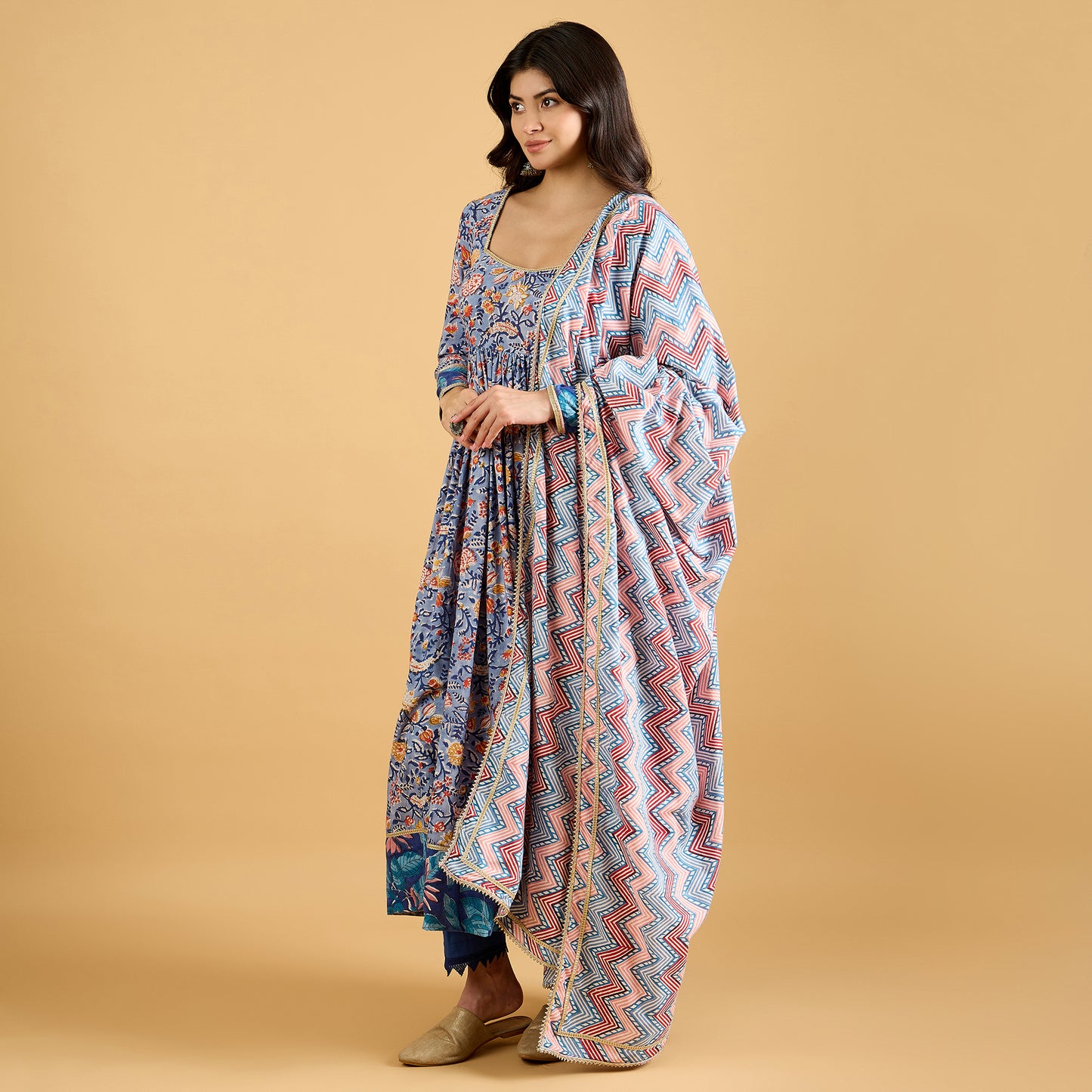 Roohani suit set