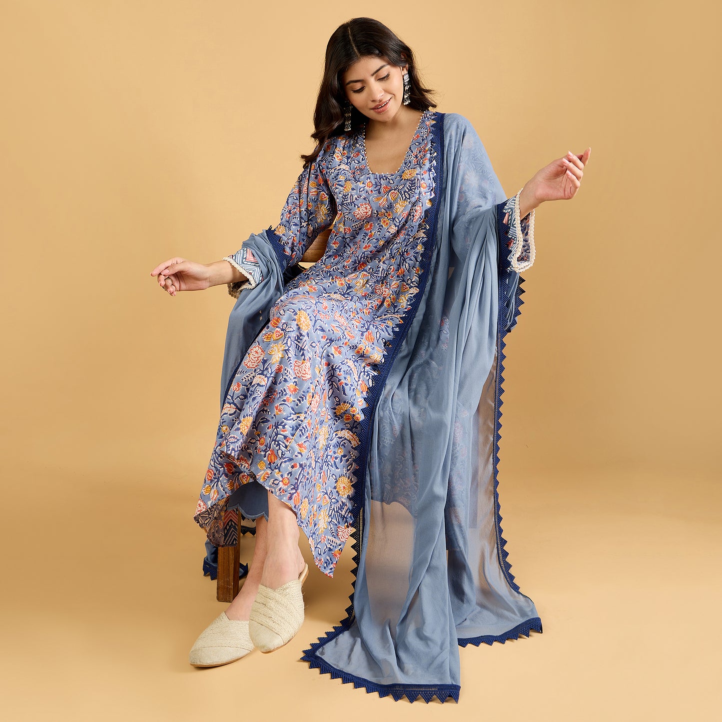 Inaaya suit set