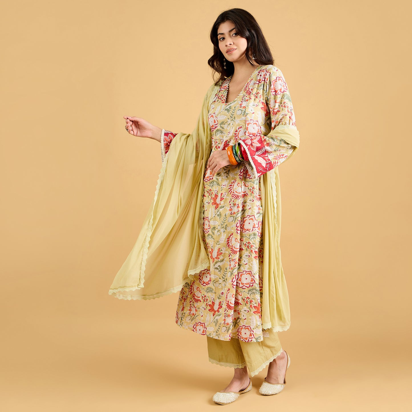 Nyra suit set