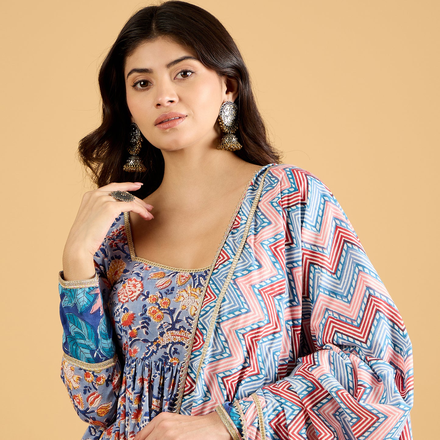 Roohani suit set