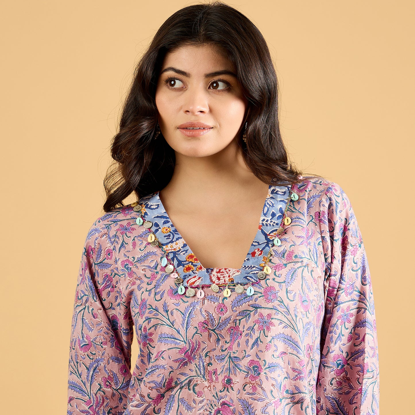 Riwaayat suit set
