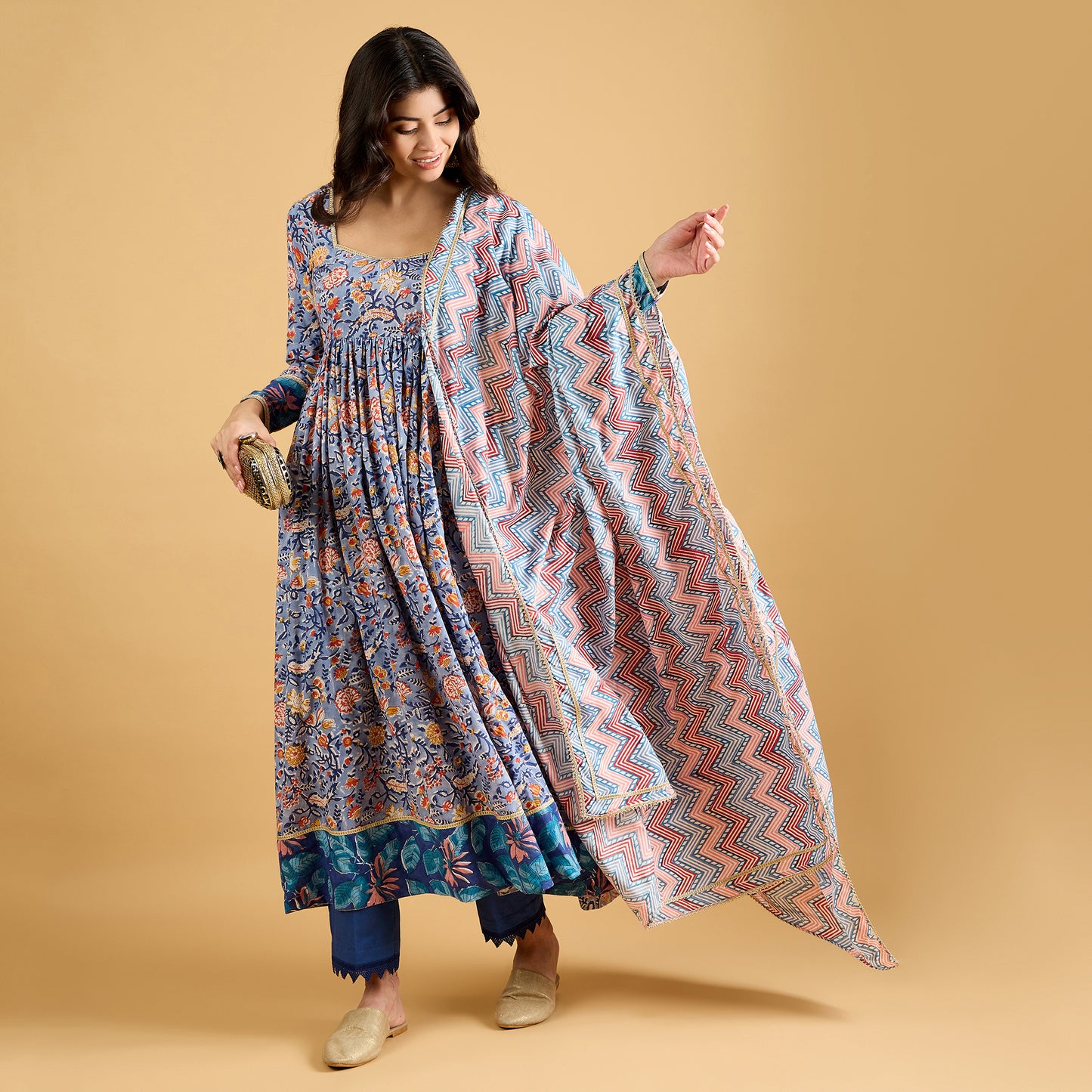 Roohani suit set