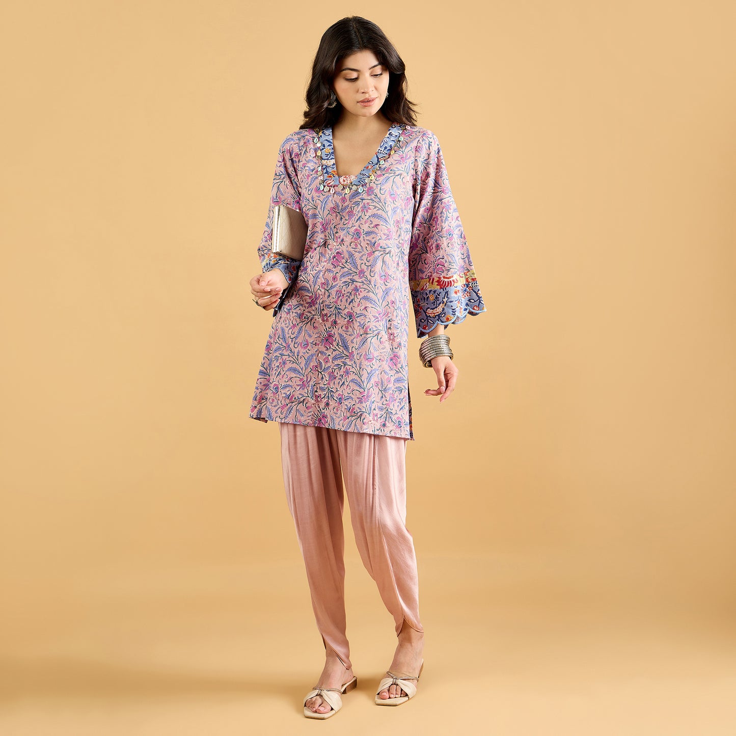 Riwaayat suit set