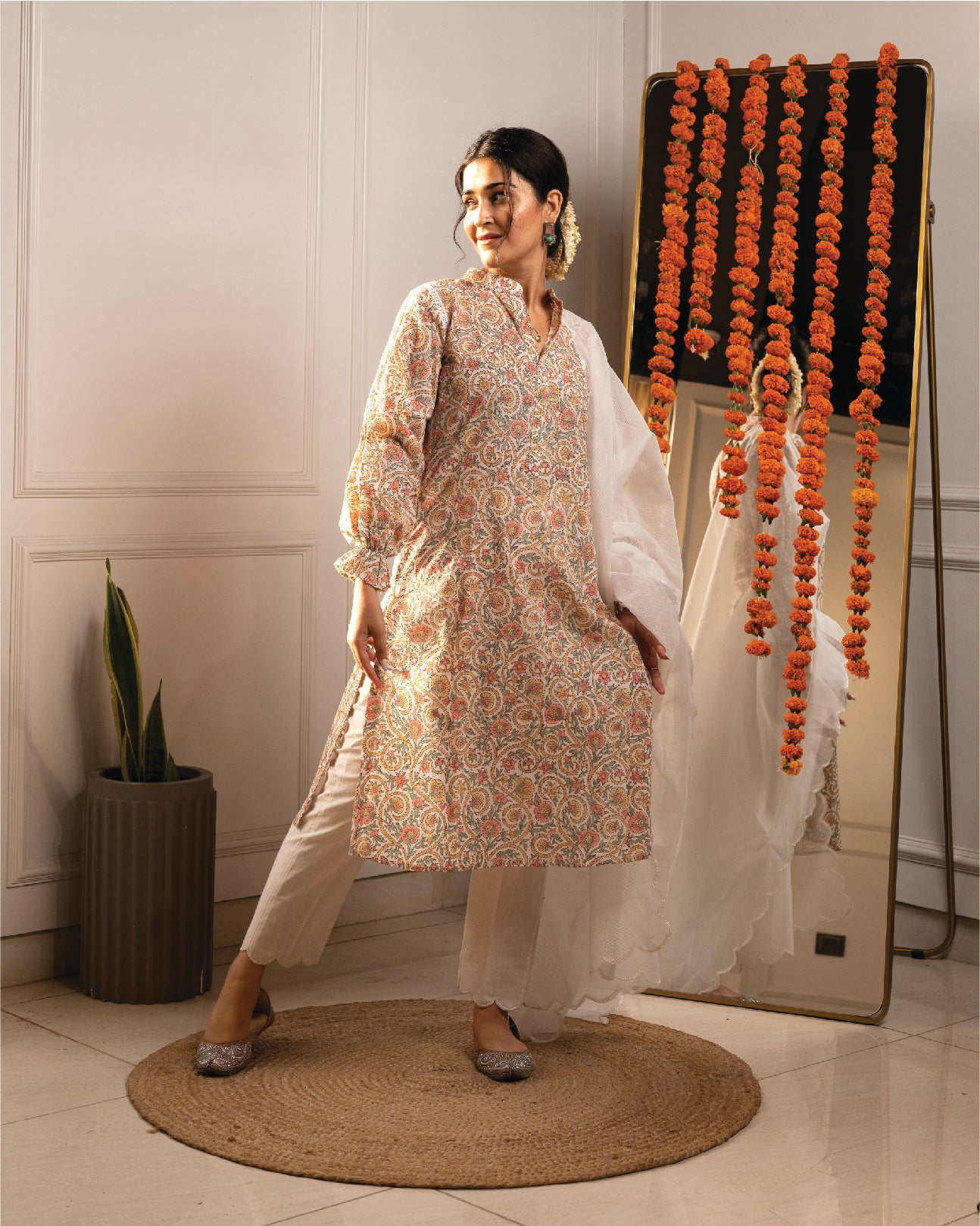 Dohr Kurta - White Print