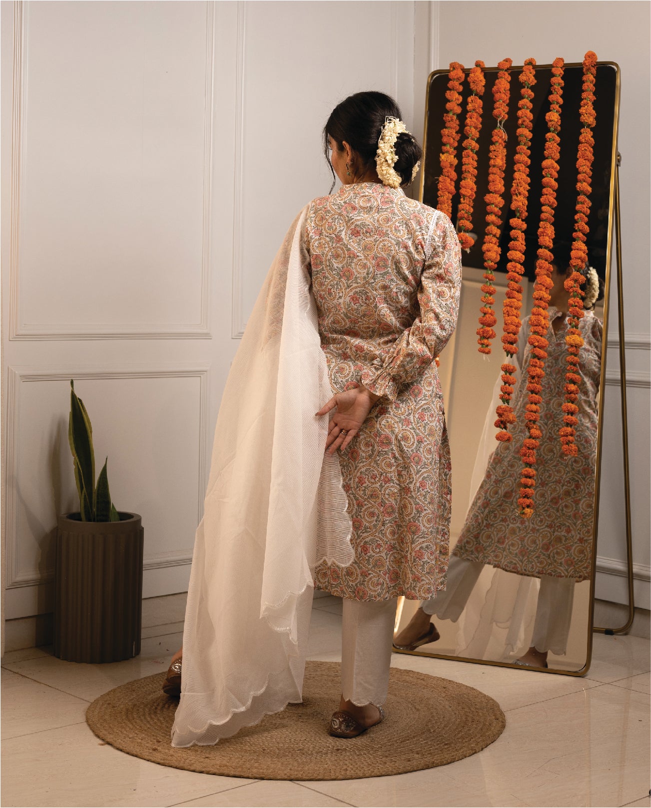 Dohr Kurta - White Print