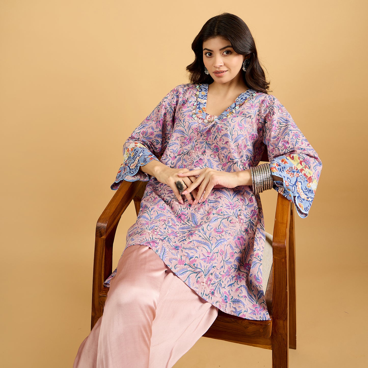 Riwaayat suit set