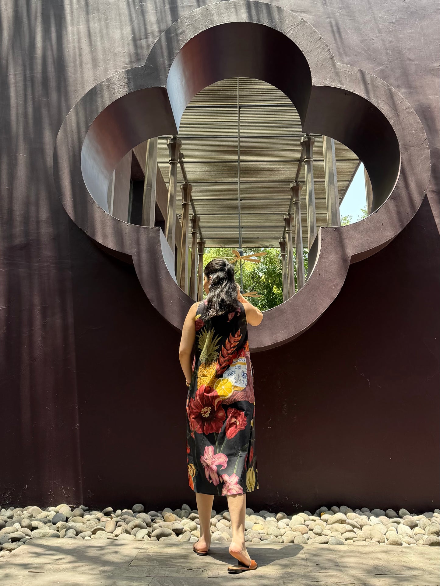 Hibiscus Dress in Sol Garden print (Midnight Black)